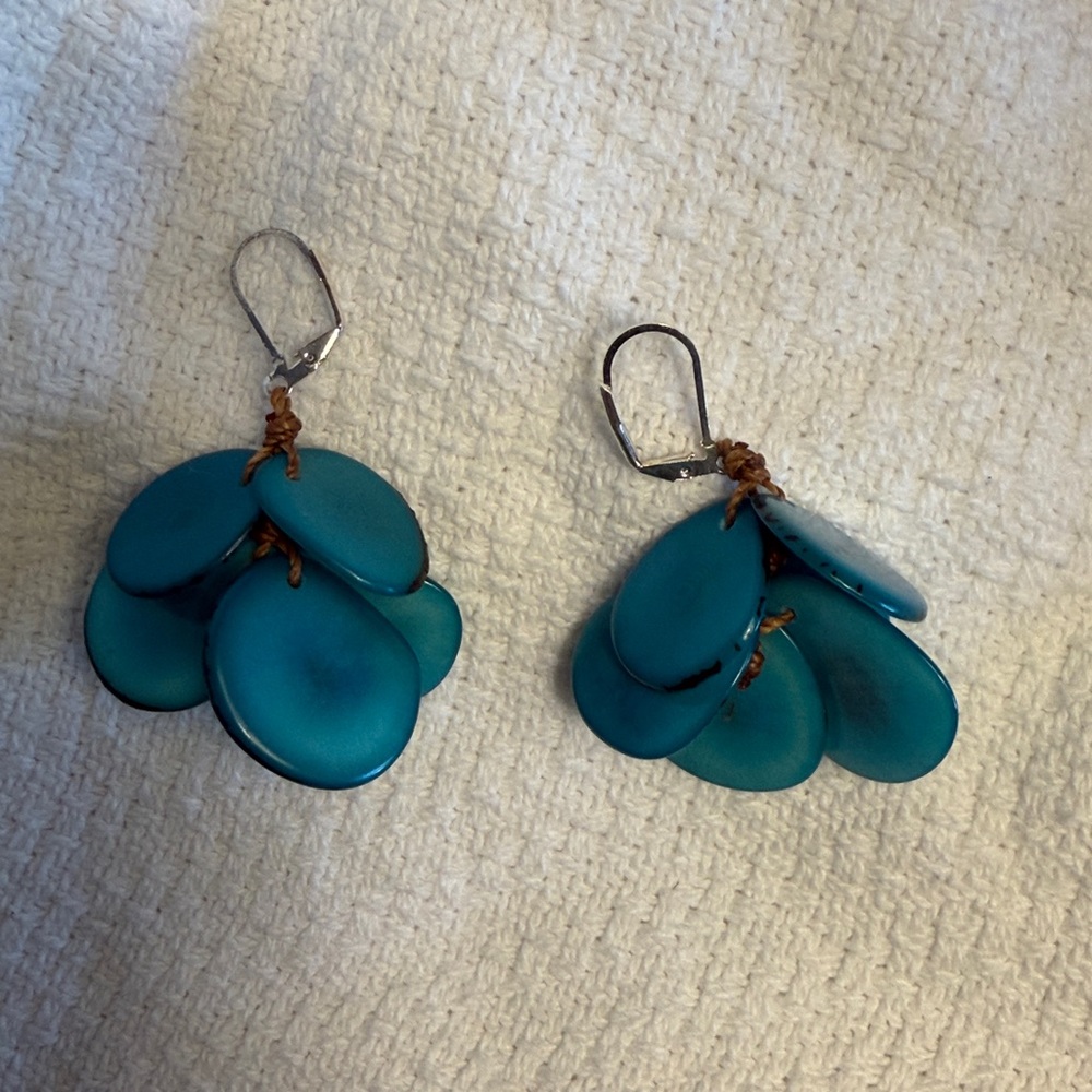 Turquoise Shell Dangle Earrings - Picture 2 of 4